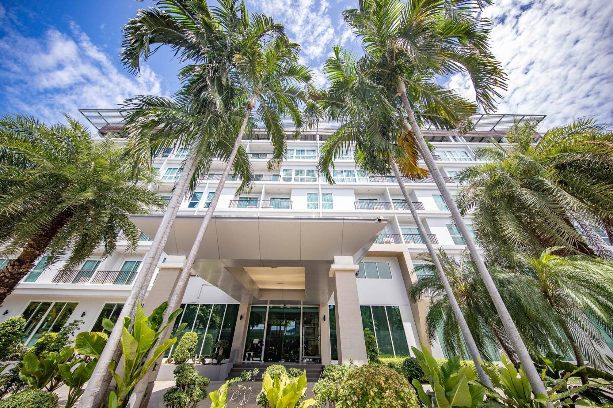 Phavina Hotel Rayong Sha Extra Plus Exterior photo